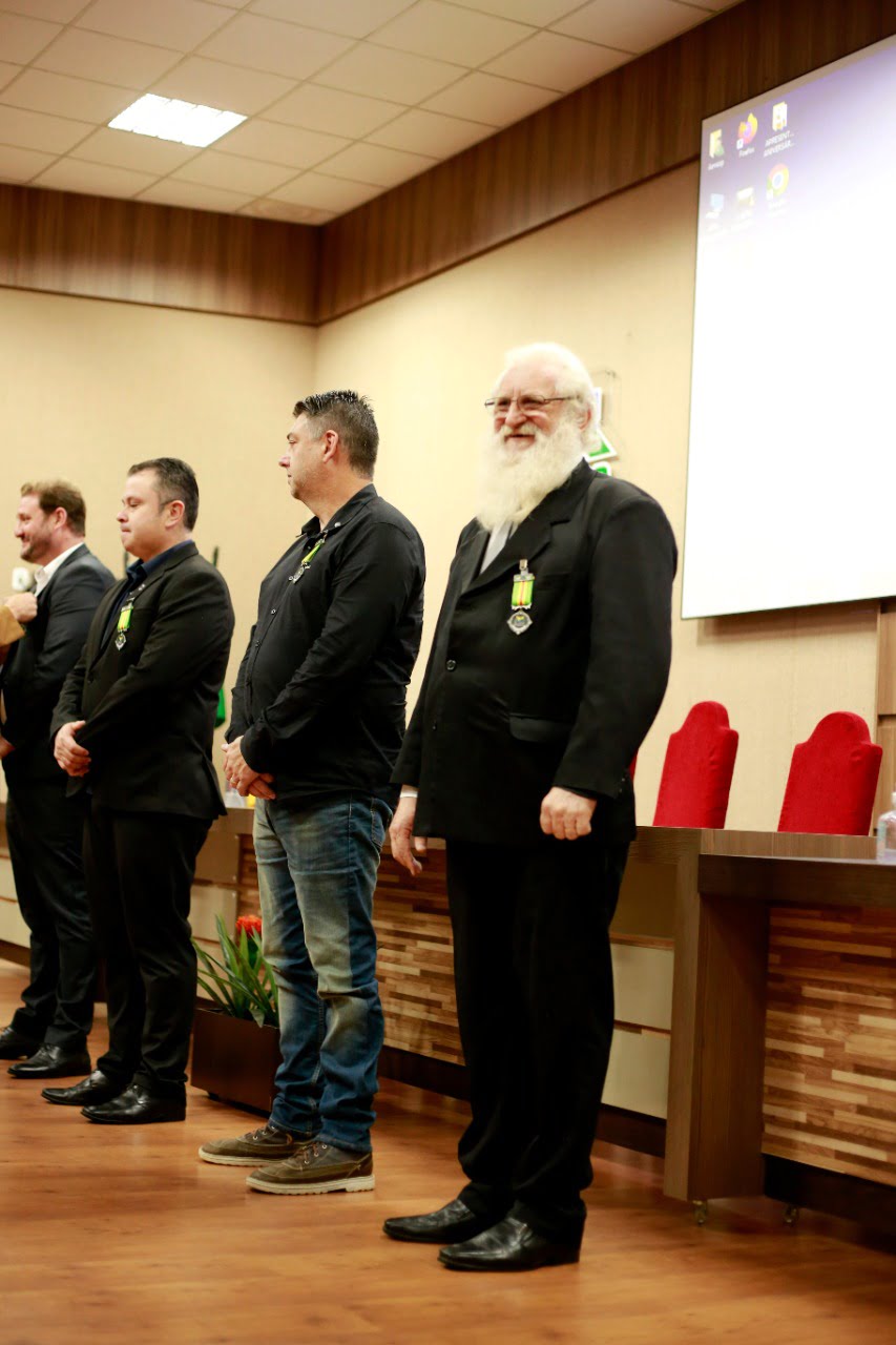 Diretor Do Jornal Novo Tempo Recebe Medalha De Mérito 21º Bpm - Polícia Militar Do Paraná Diretor Do Jornal Novo Tempo Recebe Medalha De Mérito 21º Bpm - Polícia Militar Do Paraná