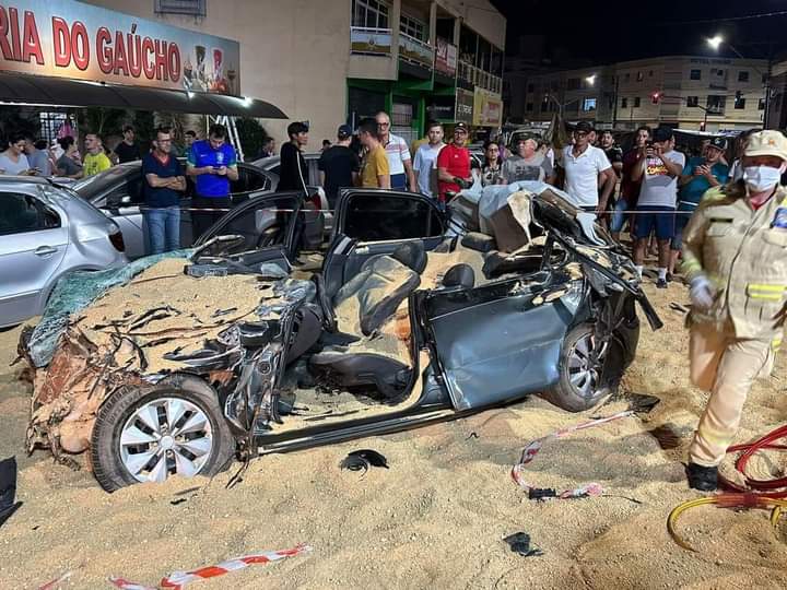 Acidente severo no centro de Coronel Vivida afeta 23 Veículos e deixa duas Vítimas Feridas