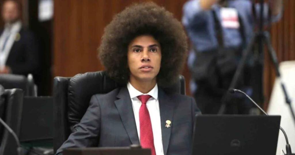 Deputado Renato Freitas propõe 'passe livre' para ex-presidiários e condenados do regime aberto