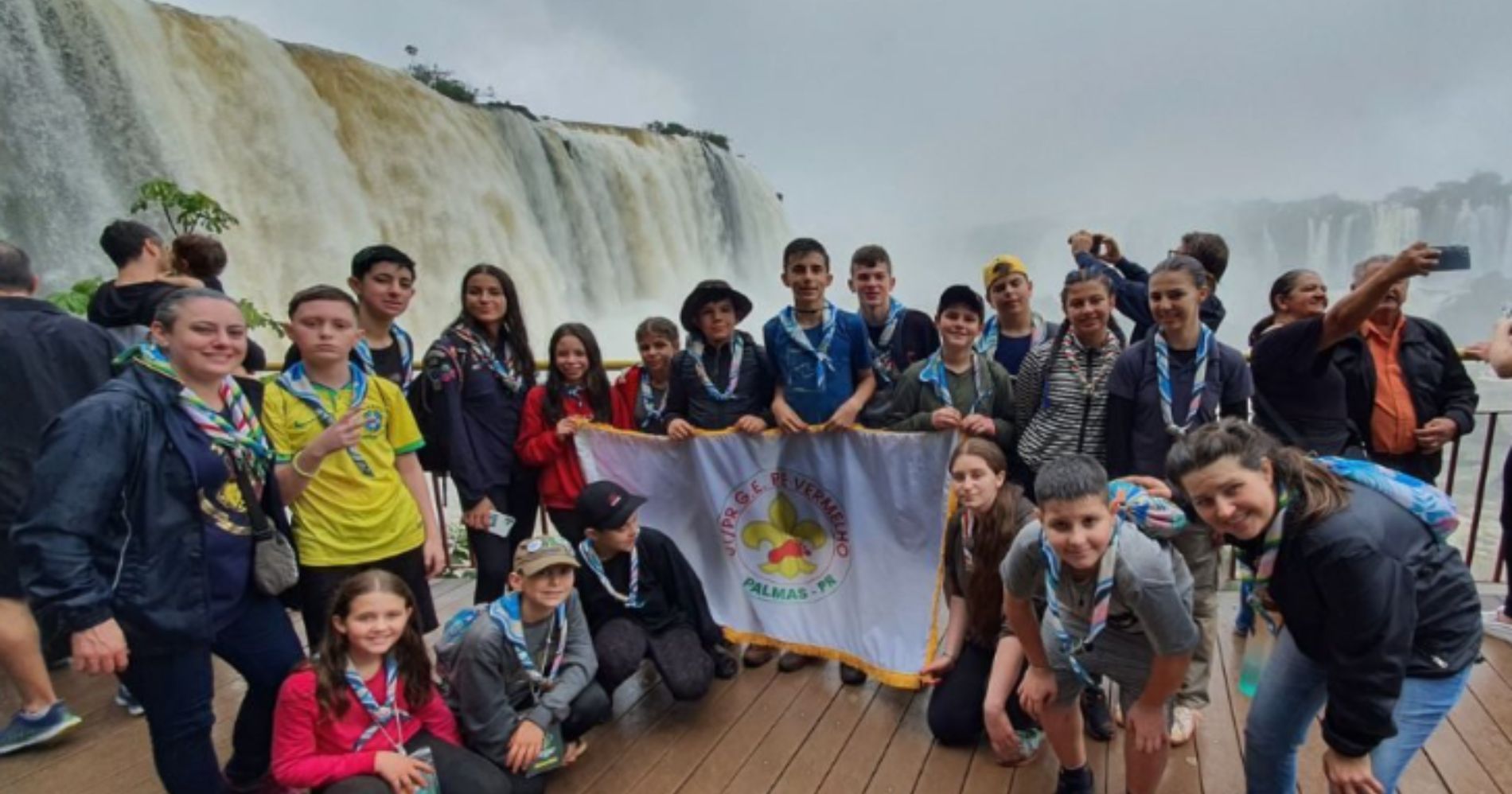 Grupo escoteiro Pé Vermelho de Palmas participa do desfile cívico-militar e de evento em Foz do Iguaçu