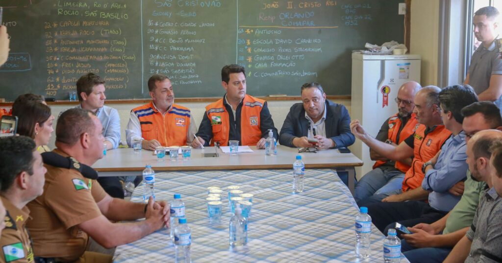 Governador Ratinho Junior apresenta medidas de apoio para vítimas das enchentes em União da Vitória