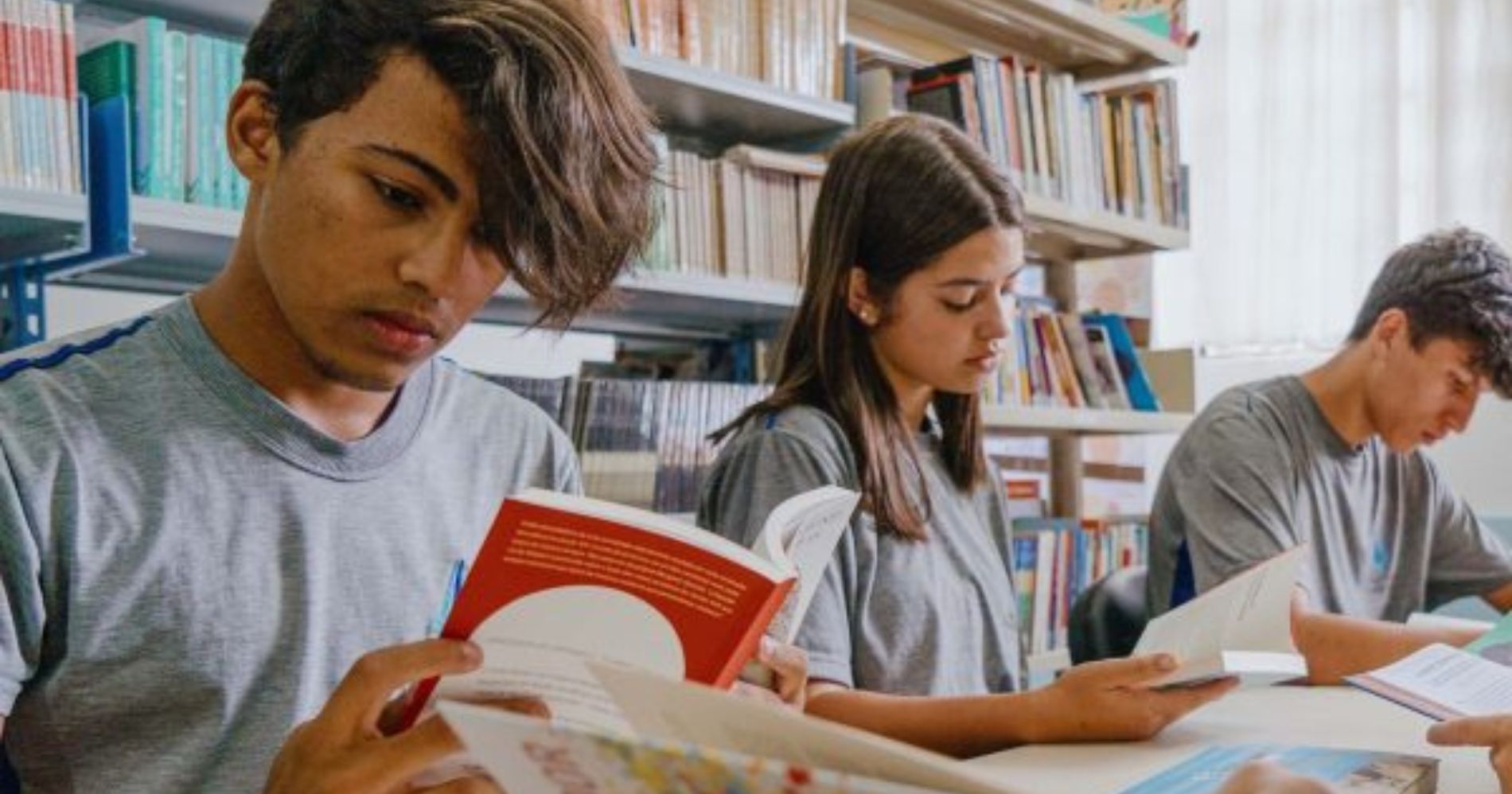 65% dos colégios no Paraná decidem pelo modelo cívico-militar em consulta pública