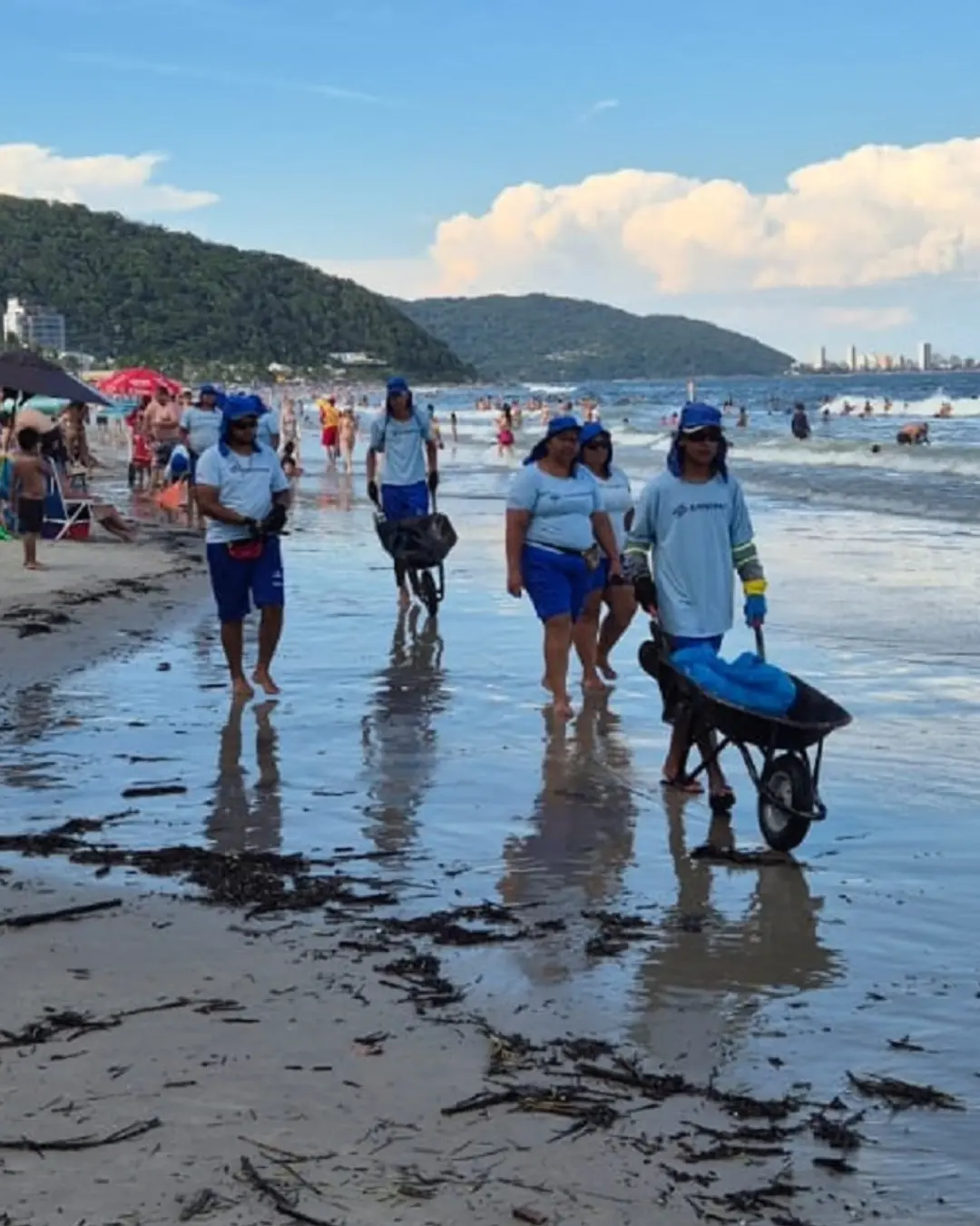 Sanepar recolhe mais de 48 toneladas de resíduos nas praias do Paraná em 6 dias de limpeza