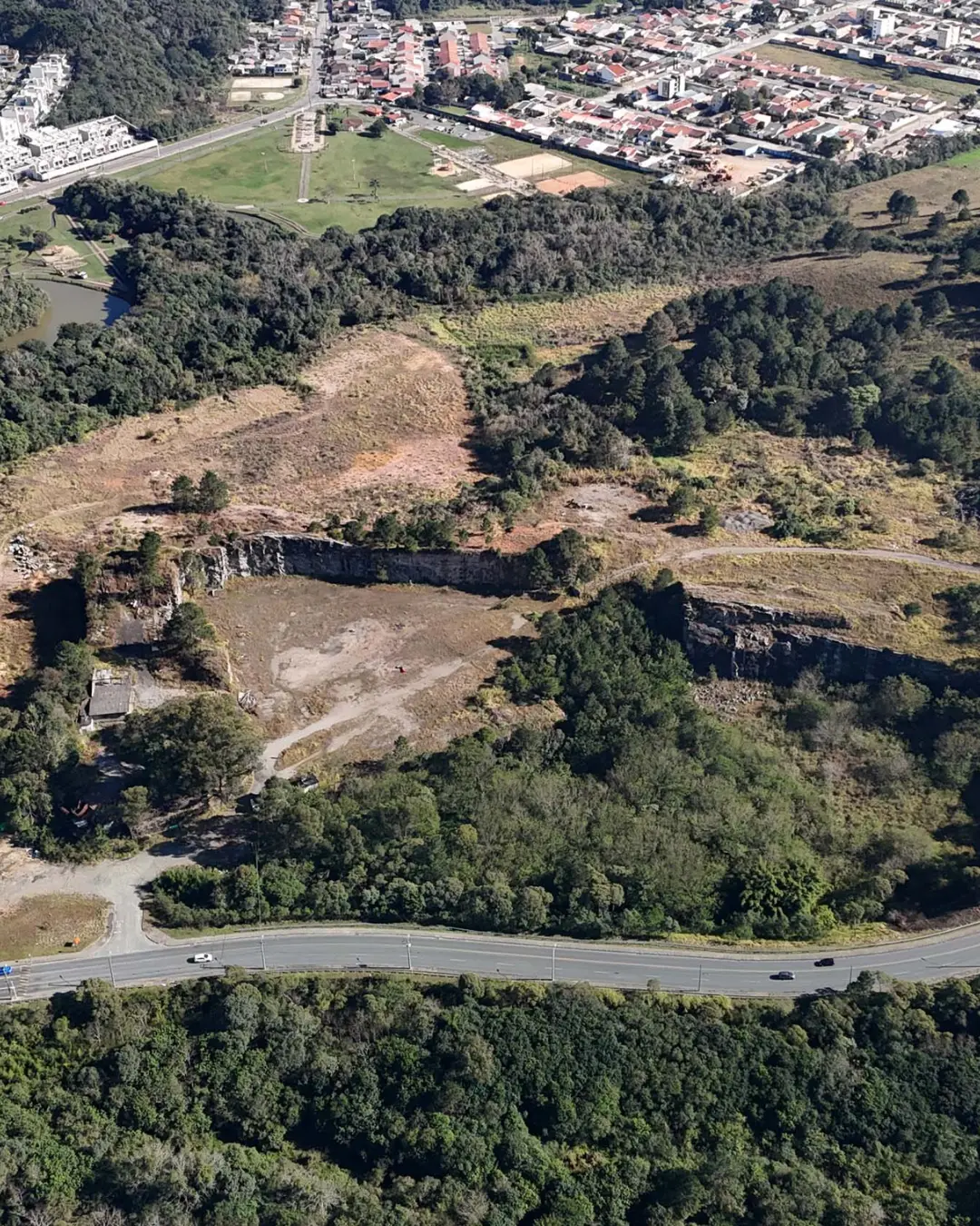 Lei Sancionada Autoriza Concessão Para Transformar Pedreira Do Atuba, Em Colombo, Em Espaço De Lazer Lei Sancionada Autoriza Concessão Para Transformar Pedreira Do Atuba, Em Colombo, Em Espaço De Lazer