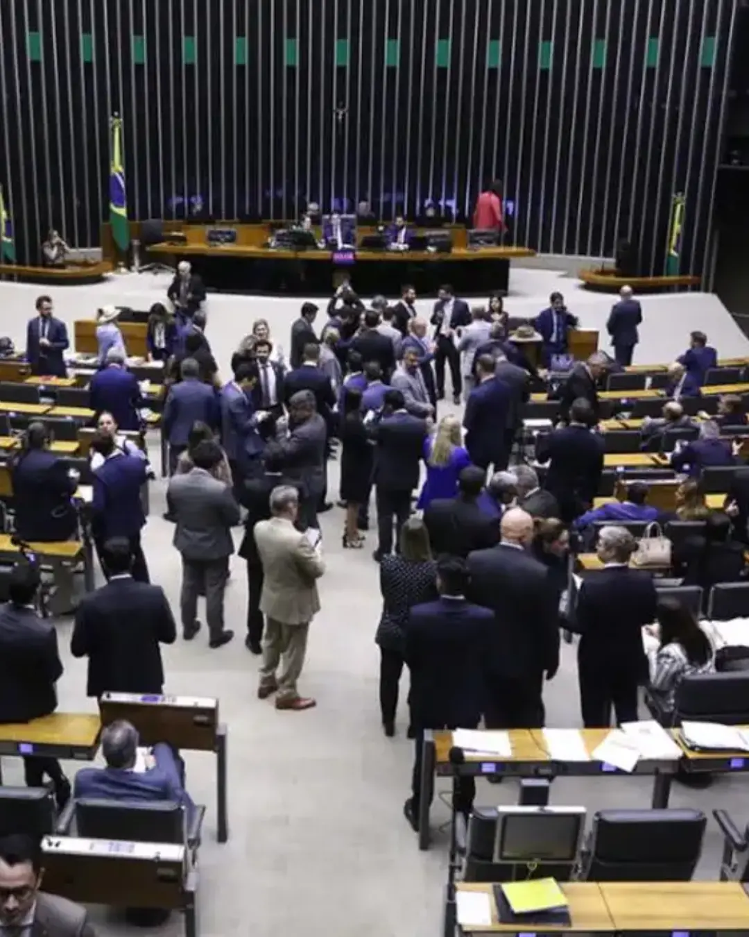 Câmara aprova urgência para projeto que amplia número de deputados federais para 531 Câmara aprova urgência para projeto que amplia número de deputados federais para 531